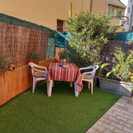 Monolocale Costa Azzurra 아파트 멍똥