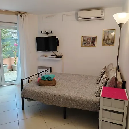 Monolocale Costa Azzurra 아파트 멍똥