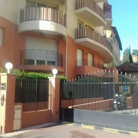 Monolocale Costa Azzurra * مينتون